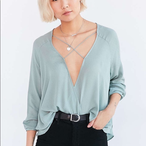Urban Outfitters Tops - Silence + Noise Mayfair blouse
